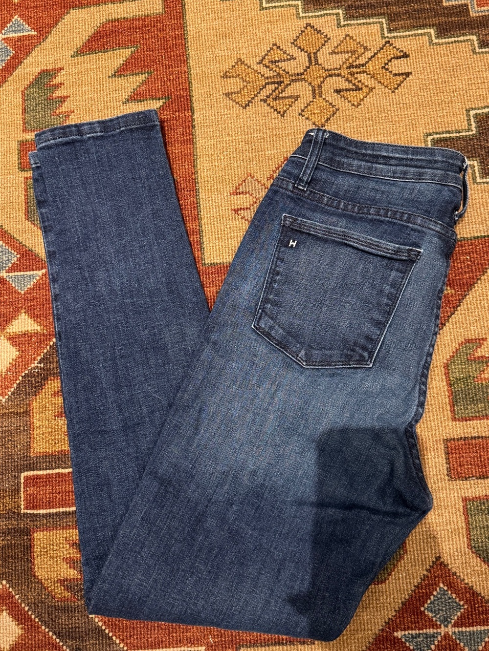 Women's Skinny Jeans in Dark Blue Wash